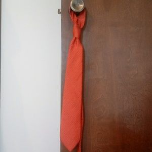 Like New Diamond Pattern Tie